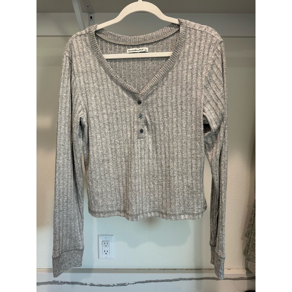 Abercrombie &‎ Fitch Light Grey Sweater Size Large